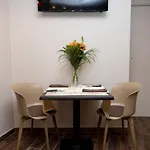 Hotel Logis-hotel & Restaurant Le Carnot Bolbec