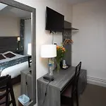 Hotel Logis-hotel & Restaurant Le Carnot Bolbec