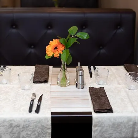 Logis-hotel & Restaurant Le Carnot 2* ボルベック