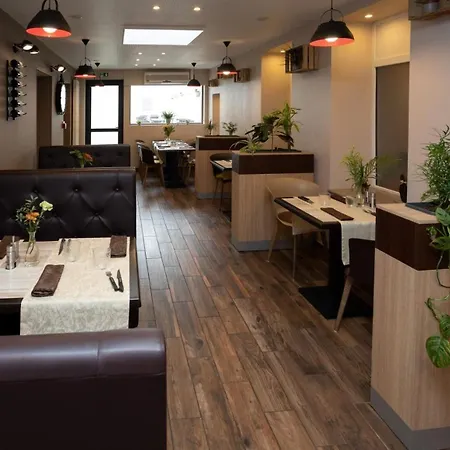 Logis-hotel & Restaurant Le Carnot ホテル ボルベック