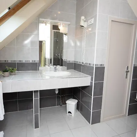 Logis-Hotel & Restaurant Le Carnot 2*