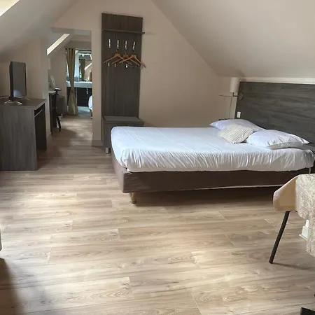 Hotel Logis-hotel & Restaurant Le Carnot Bolbec