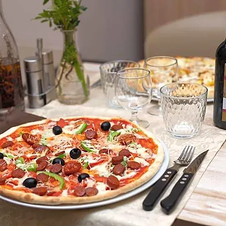 Logis-hotel & Restaurant Le Carnot 2*