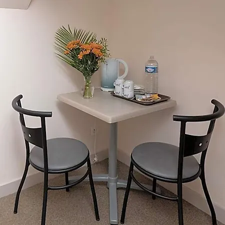 Logis-hotel & Restaurant Le Carnot 2*