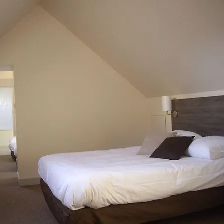 Hotel Logis-Hotel & Restaurant Le Carnot Bolbec