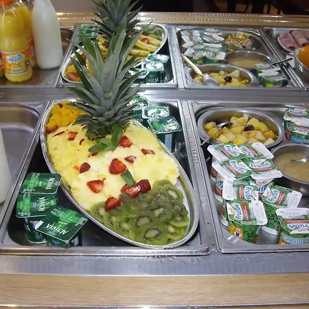 Logis-hotel & Restaurant Le Carnot 2* ボルベック